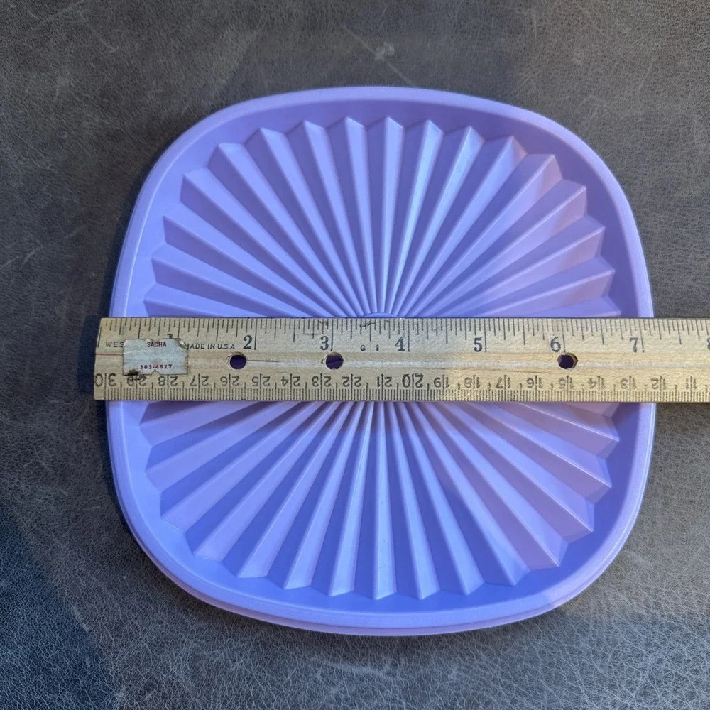 Vintage Tupperware Replacement Lid‎ 839-5 Made in USA Purple 7 1/4
